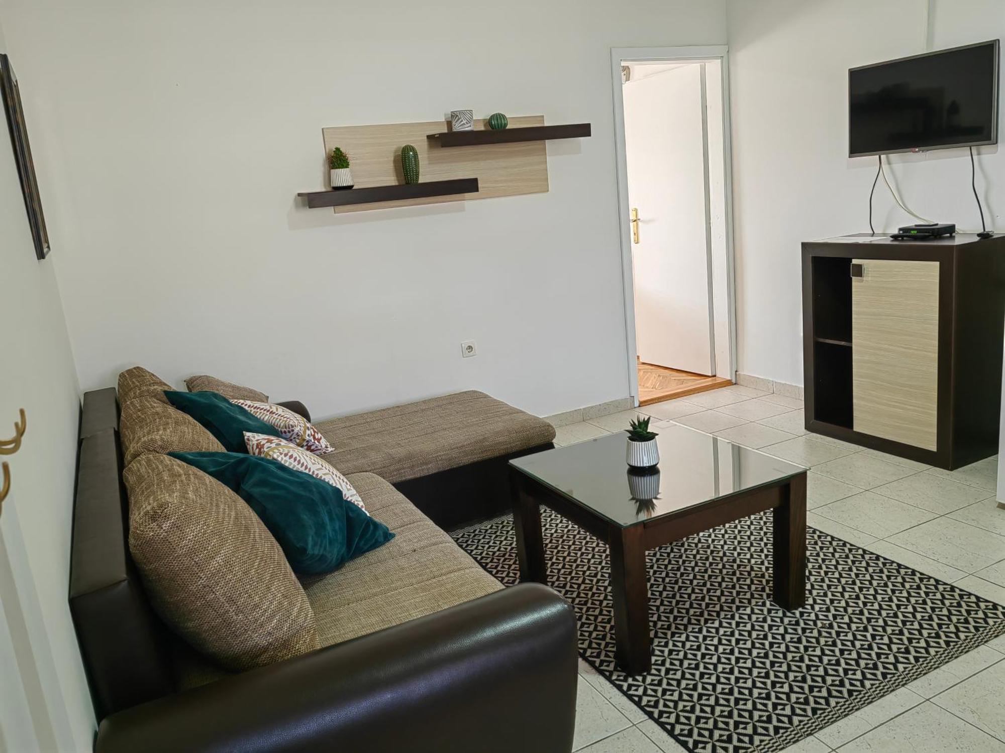 Orient Apartman Sremska Kamenica Buitenkant foto